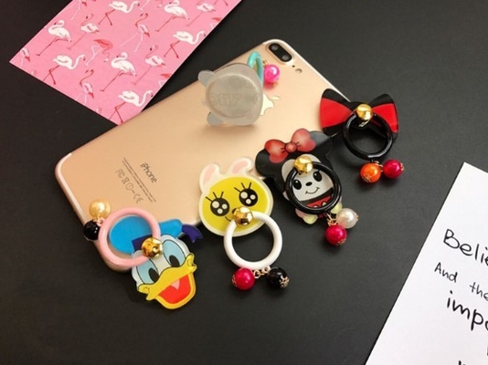 Supporto dell'anello del telefono del braccialetto della perla del fumetto con colore acrilico di Candy